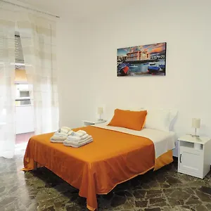 Lb&b Short Panzió